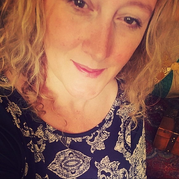 Meet your Posher, Joy - Picture 2 of 6